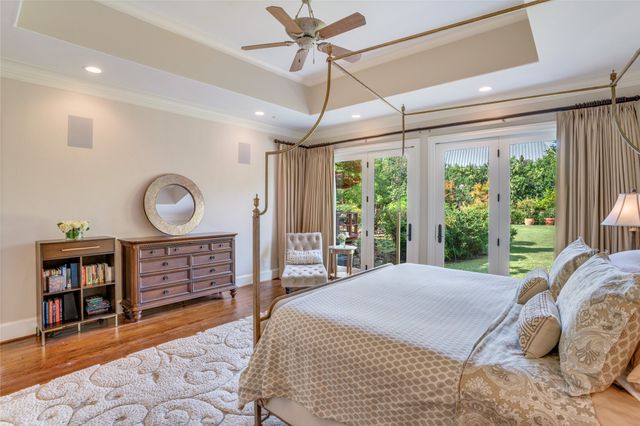 4731 N Lindhurst Avenue, Dallas, TX 75229