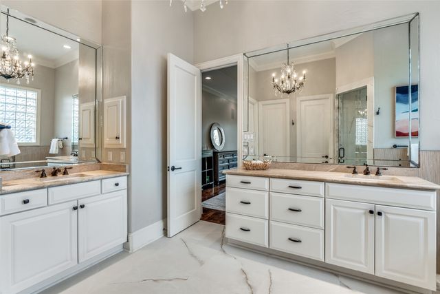 4731 N Lindhurst Avenue, Dallas, TX 75229