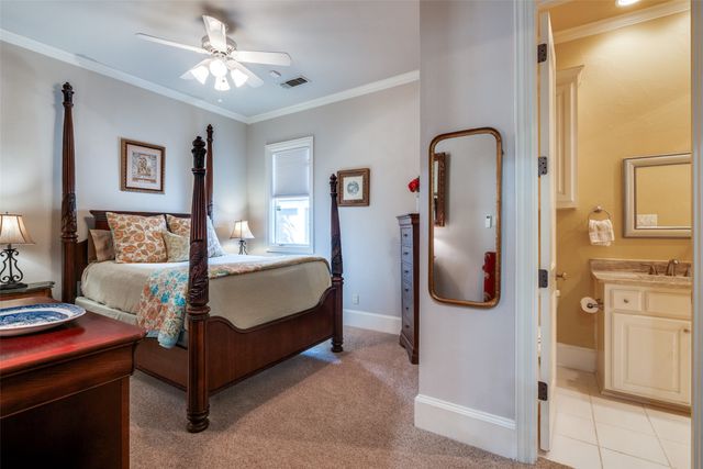 4731 N Lindhurst Avenue, Dallas, TX 75229