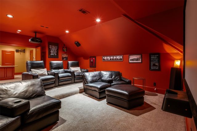 4731 N Lindhurst Avenue, Dallas, TX 75229