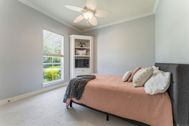 12530 Willows End Dr, Saint George, LA 70810