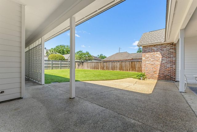 12530 Willows End Dr, Saint George, LA 70810