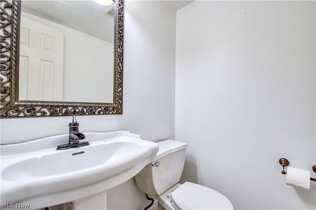 5542 Bretton Court A, Willoughby, OH 44094