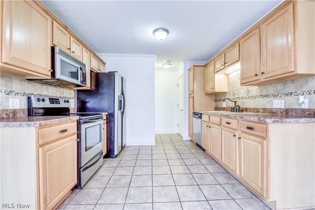 5542 Bretton Court A, Willoughby, OH 44094