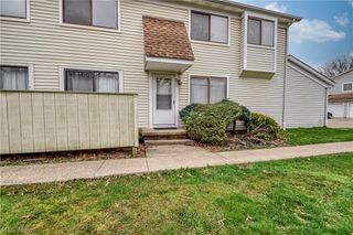5542 Bretton Court A, Willoughby, OH 44094