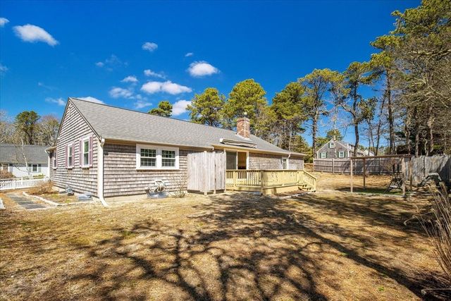 15 Quail Nest Run, Harwich, MA 02645
