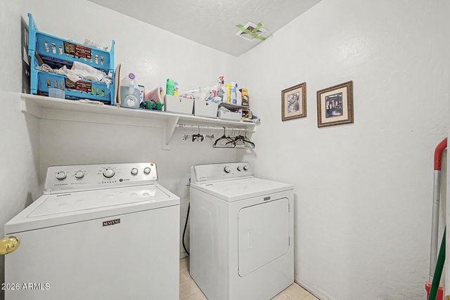 1322 E DUNBAR Drive, Phoenix, AZ 85042