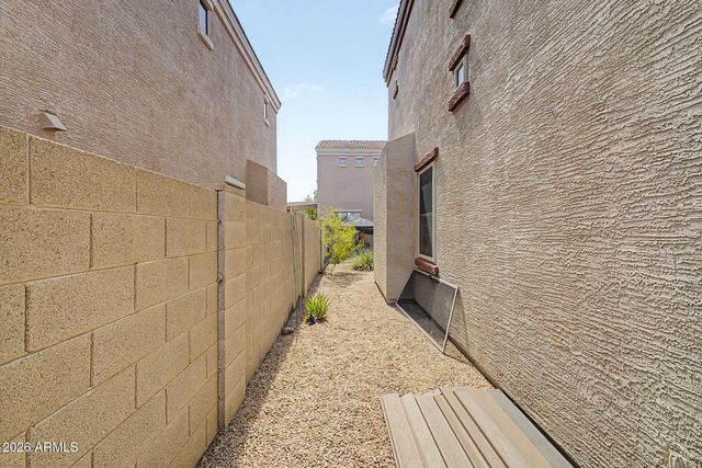 1322 E DUNBAR Drive, Phoenix, AZ 85042