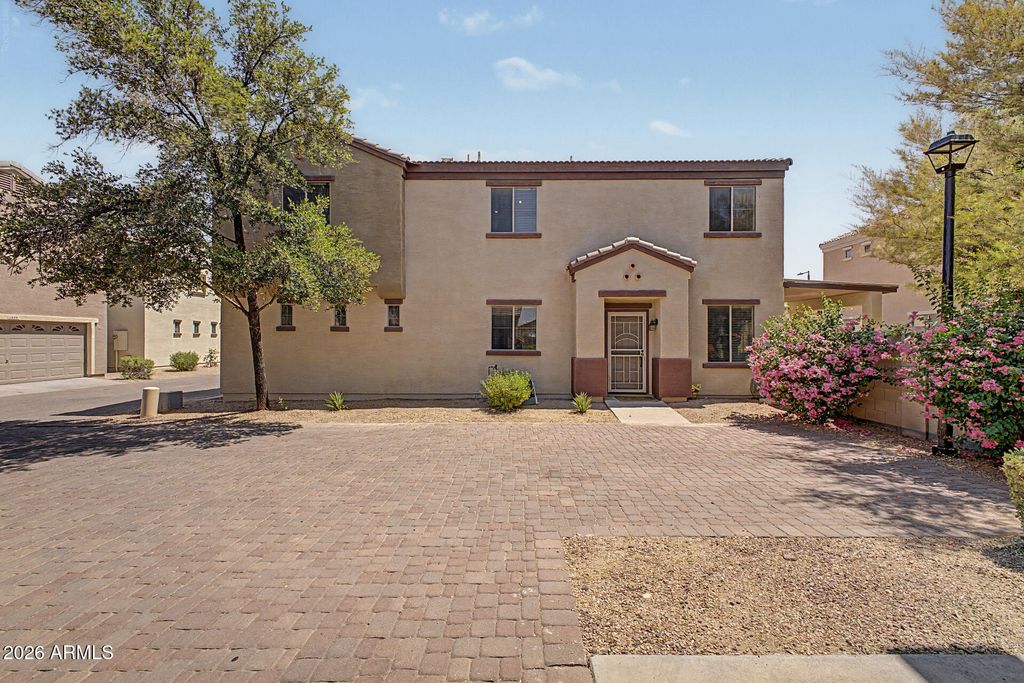 1322 E DUNBAR Drive, Phoenix, AZ 85042 — photo 2
