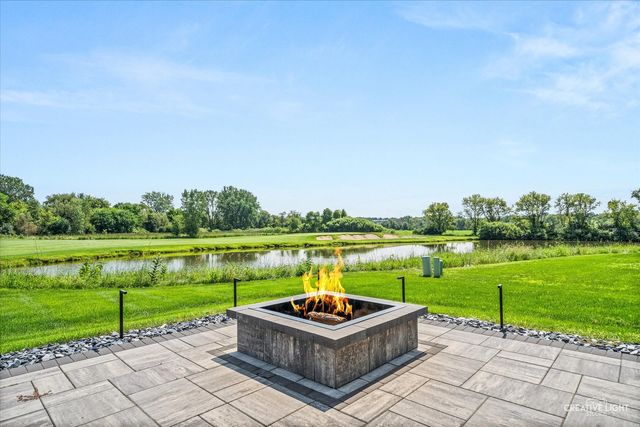 3527 S Riding Ridge, Elgin, IL 60124