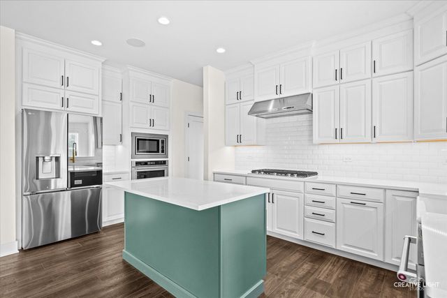 3527 S Riding Ridge, Elgin, IL 60124