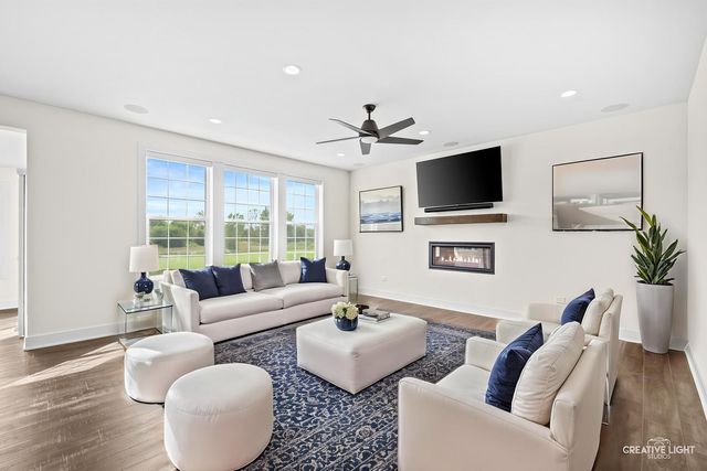 3527 S Riding Ridge, Elgin, IL 60124