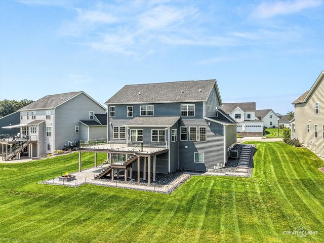 3527 S Riding Ridge, Elgin, IL 60124