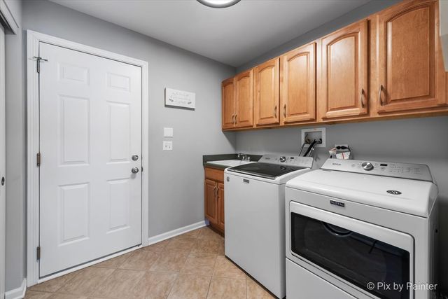 700 Juniper Lane, Lake In The Hills, IL 60156