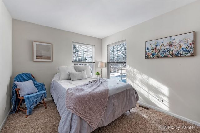 700 Juniper Lane, Lake In The Hills, IL 60156