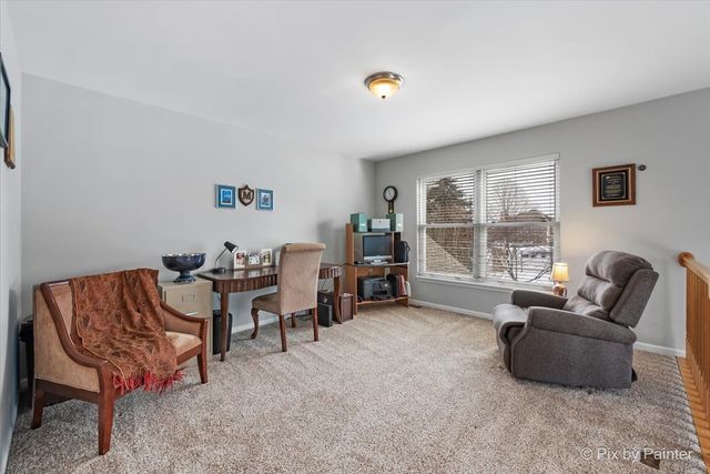 700 Juniper Lane, Lake In The Hills, IL 60156