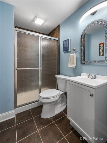 700 Juniper Lane, Lake In The Hills, IL 60156