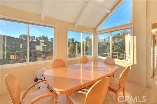 2579 Leicester Drive, Los Angeles, CA 90046