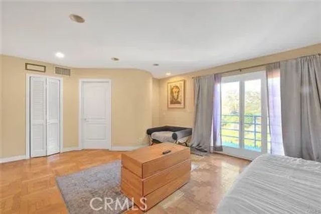 2579 Leicester Drive, Los Angeles, CA 90046