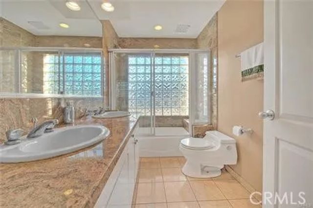 2579 Leicester Drive, Los Angeles, CA 90046