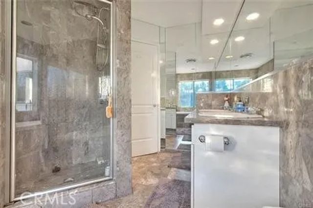 2579 Leicester Drive, Los Angeles, CA 90046