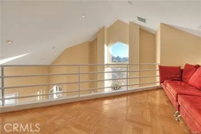 2579 Leicester Drive, Los Angeles, CA 90046