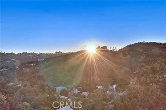 2579 Leicester Drive, Los Angeles, CA 90046