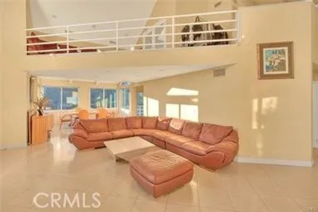 2579 Leicester Drive, Los Angeles, CA 90046