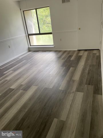 908 TIMBER CREEK RD, Lindenwold, NJ 08021