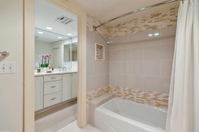 2810 Polo Island Drive C103, Wellington, FL 33414