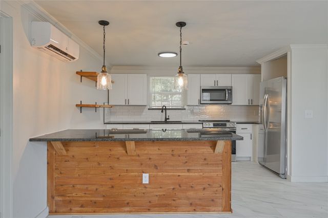 1604 SANDRA Drive, Midwest City, OK 73110