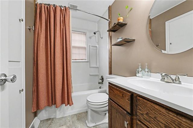 5440 Cedar Street, Roeland Park, KS 66205