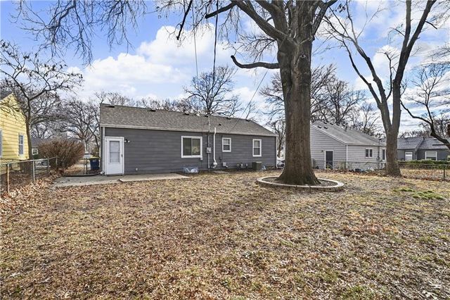 5440 Cedar Street, Roeland Park, KS 66205