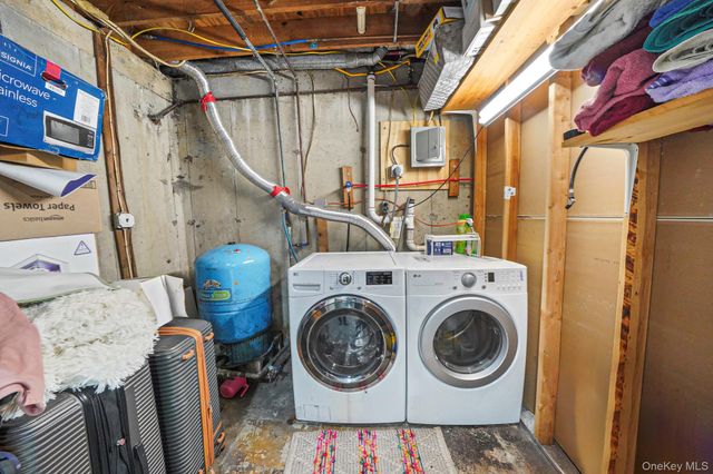 2 Buchanan Avenue, Coram, NY 11727