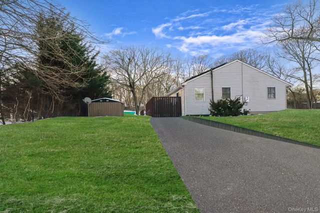 2 Buchanan Avenue, Coram, NY 11727