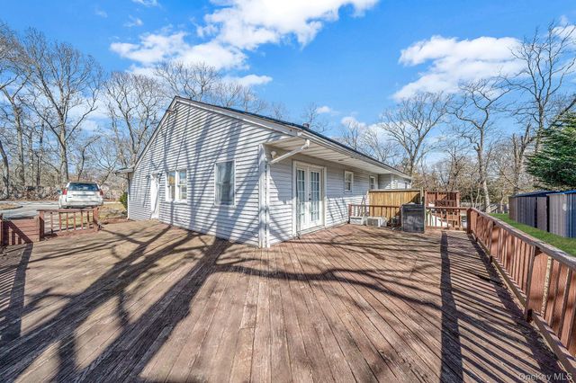 2 Buchanan Avenue, Coram, NY 11727