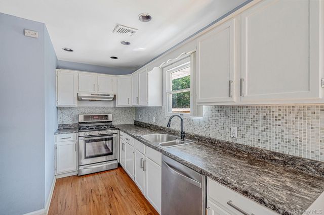 2 Buchanan Avenue, Coram, NY 11727