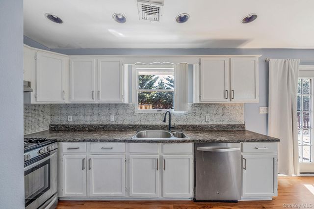 2 Buchanan Avenue, Coram, NY 11727