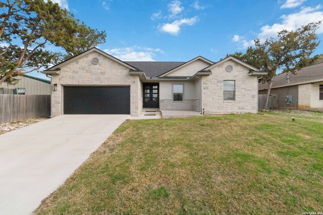 570 Forest Crest, Canyon Lake, TX 78133