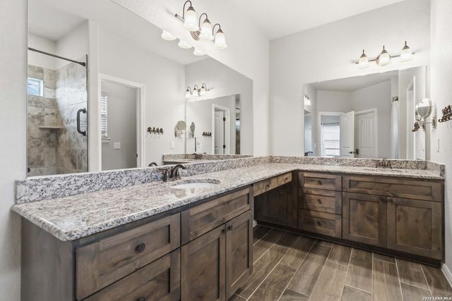 570 Forest Crest, Canyon Lake, TX 78133