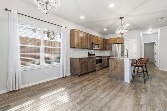 570 Forest Crest, Canyon Lake, TX 78133