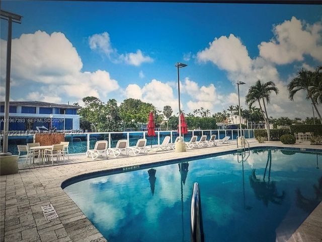 9800 W Bay Harbor Dr 605, Bay Harbor Islands, FL 33154