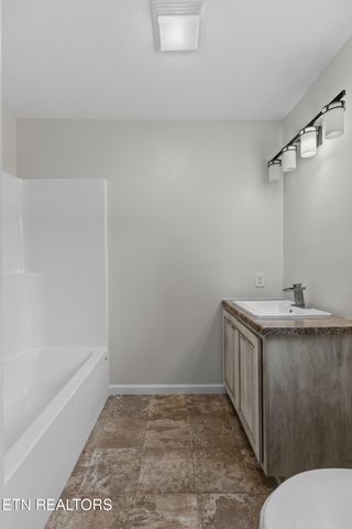 403 Pine St, Rogersville, TN 37857