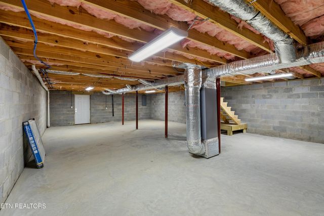 403 Pine St, Rogersville, TN 37857