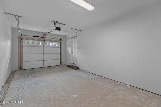 403 Pine St, Rogersville, TN 37857