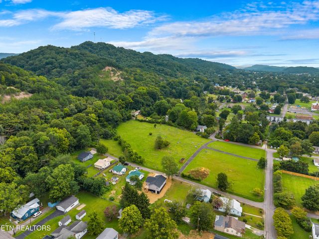 403 Pine St, Rogersville, TN 37857