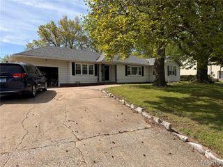 737 2nd Street, Bethalto, IL 62010