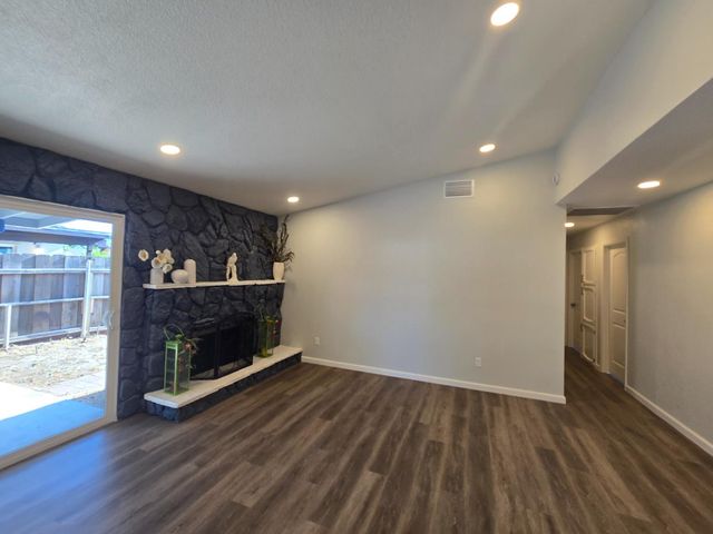 1500 Kirkland Ct, Modesto, CA 95356