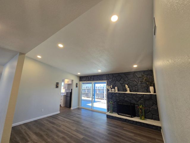 1500 Kirkland Ct, Modesto, CA 95356