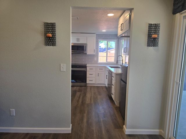 1500 Kirkland Ct, Modesto, CA 95356